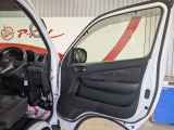 運転席ドア内張の状態です。