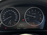 『運転』に対するBMWのこだわりはメーターパネルにも表れております。視野性の良いメーターパネルは疲労感の軽減と、運転の楽しさをもたらしてくれます。