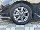 純正アルミホイール。タイヤサイズは185/65R15です。