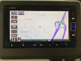 ナビゲーションはフルセグTV対応のGathers純正メモリーナビを搭載しています。Bluetoothオーディオ機能がありますので、スマートフォンなどの音楽も再生できます。