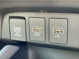 便利な充電用USBジャックと12V電源ソケットを設置しております。周辺機器の充電にご利用頂けます☆