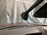 【別途SDカードの購入が必要です。また社外品は保証対象外となります。】運転中の映像・音声などを記録して、交通事故やトラブルが起きた時の正確な状況把握に役立つドライブレコーダーが装着済。