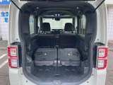 後席を格納すると、これだけの広さが!シーンに合わせたシートアレンジで、大きな荷物も積むことが出来ます♪
