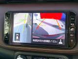 【アラウンドビューモニター】空から見下ろした映像がナビ画面にて確認可能です。駐車もラクラクですよ♪