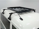 INNO製 エアロラック シェイパー80&ベースキャリアセット装備。屋根上にも荷物を置ける便利アイテム
