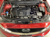 SKYACTIV-G搭載!爽快なパワーフィールと低中速の豊かなトルクによる実用域での扱い易さを是非体感して下さい!エンジンルーム内の清掃も行き届いております♪