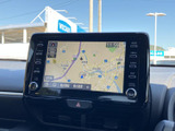 周辺の道路や位置関係を画面で確認でき、初めての場所へ向かう際にも心強い装備です。見やすい表示で行き先の確認をしやすく、日々のお出かけから遠出まで幅広く活用いただけます。