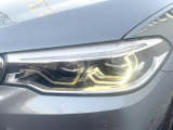 ●LEDヘッドライト:夜間走行時も良好な視界を確保し安心して運転できる高輝度LEDヘッドライトを装備!点灯速度が早く、消費電力も抑えられています。
