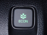 エンジン、エアコンなどを制御し低燃費な『ECONモード』に、また走りを楽しみたいとき、空調など快適性を重視したいときにはスイッチOFFで通常モードに切り替えができます!