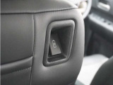 ◆後席用USBチャージャー◆後席用にも設置されており、長時間のドライブも安心です。
