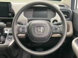【ステアリングスイッチ】運転中、前方から目線をそらすことなく、オーディオ等の操作が可能な便利機能!安心&快適なドライブを演出してくれます♪