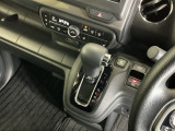 発進時から滑らかに加速する無段階変速のCVTはストップ&ゴーの多い街の中も快適です