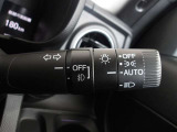 オートライト機能装備です!車外の明るさに応じて、自動的にライトの点灯・消灯をしてくれます♪