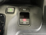 パーキングブレーキはスマートな電子制御式と合わせて渋滞時等にブレーキペダルから足を離しても停車状態を保持してくれるオートブレーキホールド機能で運転が楽になります。スタートはアクセルペダルを踏むだけ