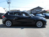 新車登録から5年目まで、最長4年間の走行距離無制限保証をご用意。ご購入後も安心が長く続きます。