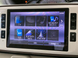 テレビやディスク、Bluetooth Audioなど、画面から複数の音源を選べます。利用したい項目を表示で確認しながら選べるため、音楽やラジオなどを日々の移動に合わせて楽しめます。
