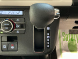 安全・安心な走行のために、納車前にダイハツのクルマを知り尽くしたエキスパートが基本性能に関わる機能や状態を徹底的に点検。消耗部品の交換など法定12ヶ月点検相当の点検・整備を実施しております。