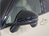 ◆ドアミラーウインカー◆ドアミラーにウインカーを装備しています。対向車に自身の進行方向を合図し安全に運転できます。