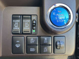 エンジンスタートはボタンを押すだけ!運転席にて両側電動スライドドアの開閉操作が出来ます!便利な機能です!