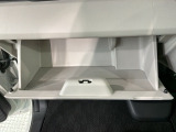 自社商品化センターにて内外装のクリーニングを実施しております!