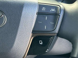 レーダークルーズコントロール(全車速追従機能付)付きです。車速に応じて追従支援してくれるので、ロングドライブも快適です。詳細は販売店スタッフまでおたずねください。