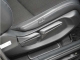 ◆シートハイトアジャスター◆運転席を上下に高さ調節ができます!運転ポジションを体格に合わせてシート調整できます。