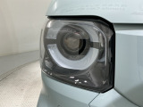 LEDヘッドライトは、点灯の瞬間から最大光量を発揮し、突然暗くなるトンネルなどでの安定感を高めます。