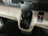 オートマチックシフトレバーは、手になじみ操作しやすい形状で安全運転にもつながります♪