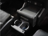 ◆ドリンクホルダー◆手の届きやすい場所にドリンクホルダーがあり、とても便利です。