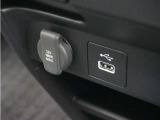 ◆USBチャージャー、12Vの電源ソケット◆使いやすい場所に装備されています。