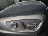 パワーシート搭載。微妙な調整が手軽にでき、ピッタリのポジションで運転することが可能です。