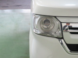 LEDヘッドライトは、点灯の瞬間から光量を発揮し、突然暗くなるトンネルなどでの安定感を高めます。