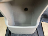 助手席の小物入れ
