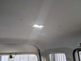 ルームランプは一部を除いてLEDライトになっております。