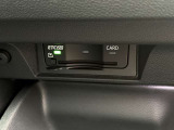 ETC車載器はグローブボックス内に収納されています。