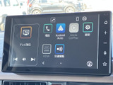 電話やスマートフォン連携、設定などの項目が画面上に並び、使いたい機能を選びやすい構成です。複数の機能をまとめて確認でき、日常の操作に役立ちます。