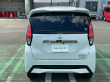 前後にはソナーが装備されていますので駐車時の後退時でもセンサーが教えてくれるので安心です。