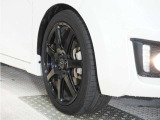 ◆アルミホイール装着車◆これで足元まわりも、おしゃれにきまります!