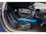 Fully electric and heated seats