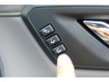 運転席のシートポジションは2パターンまでメモリーできます、他の人がシートを動かしてもドアトリムのスイッチでワンタッチで元通りに戻せます
