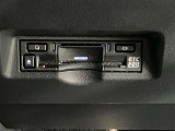 高速道路で便利な【ETC2.0】を装備しています。光ビーコン搭載で渋滞情報などナビゲーションと連動することで機能も充実いたします。他、観光施設に立ち寄るための高速料金割引サービス等もございます。