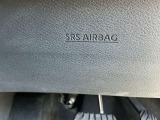 運転席用ニーエアバックを装備