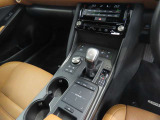 納車前にクリスタルコートをお勧めさせていただいております。CPOとCPO外車両がございますので、詳しくはスタッフまでお問い合わせください。