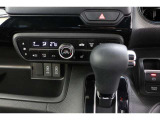 ■インパネシフト■ハンドルに近い位置で運転席からも見やすく操作しやすいインパネシフト。パッと見ただけで、どのギアに入っているのかが判断しやすいところもいいですね!