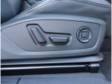 Audi正規ディーラーが高品質をお約束。高度な訓練・教育を受けたAudi専任メカニックが、100項目にもおよぶ精密な点検を実施いたします。すべてをクリアしたAudi車だけが、あなたのお手元に届けられるのです。