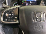 ステアリングスイッチがついていますので、オーディオのチャンネル変更、ボリューム、ジャンル変更が操作可能です。ハンドルから手を離さず安全に操作できます。