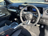 中古車だけではなく、新車も多岐にわたり、正規輸入車販売を行っております。全国選りすぐりの仕入ネットワークの中からあなたにピッタリのお車を探します!