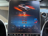 AMG DYNAMIC SELECTの専用画面から走行モードを選択。好みや走行場面に合わせた設定が可能です。