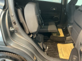 シートをはね上げれば、高さのある荷物も積めます。