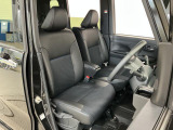 【運転席・助手席】内装ルームクリーニング済みです。しっかり綺麗にしていますので、是非、お確かめください。車に自信があるからこそ、是非一度ご来店頂き内外装も見てもらえると幸いです。